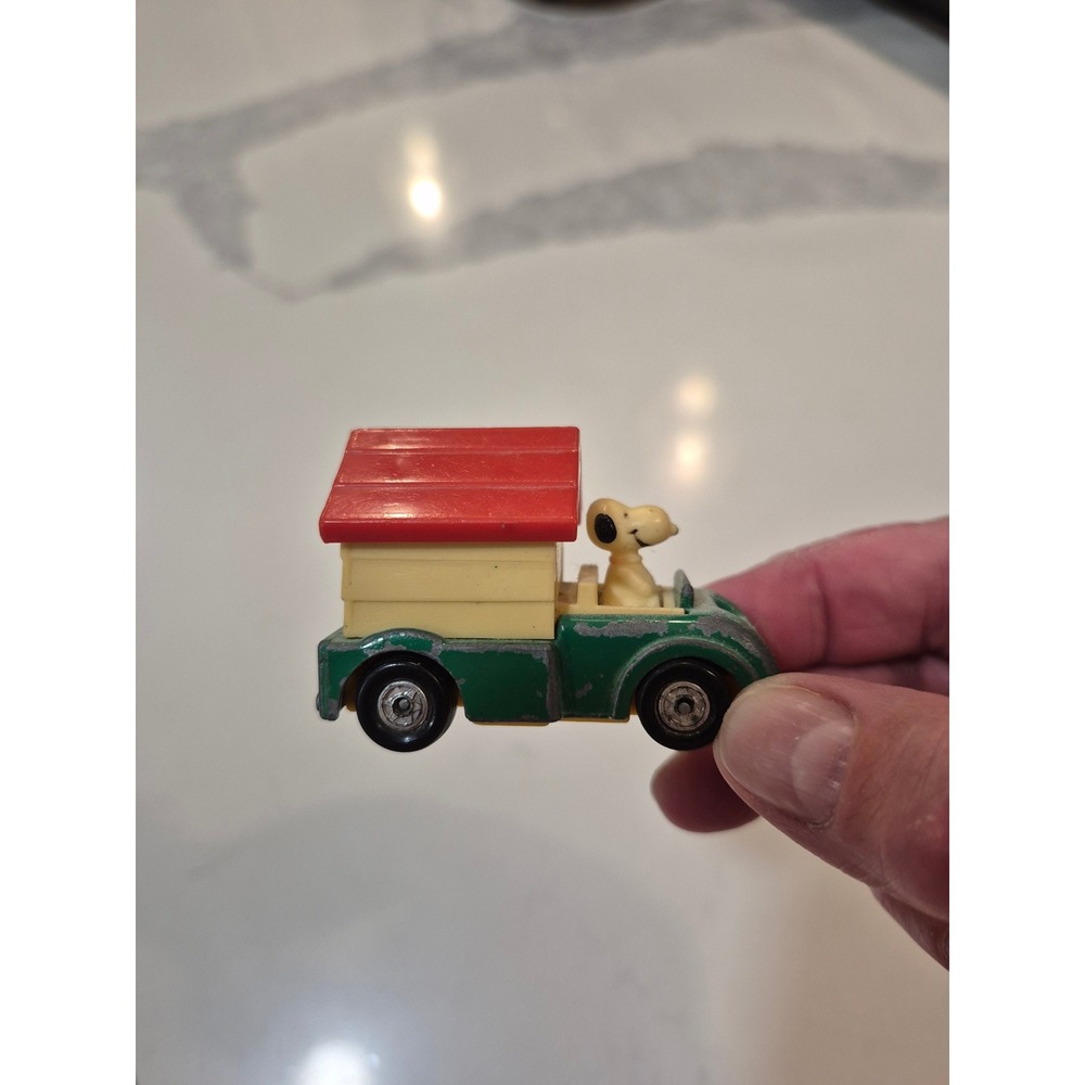 Vintage Snoopy Dog House Car Toy Vehicle Peanuts‎ Collectible Novelty
